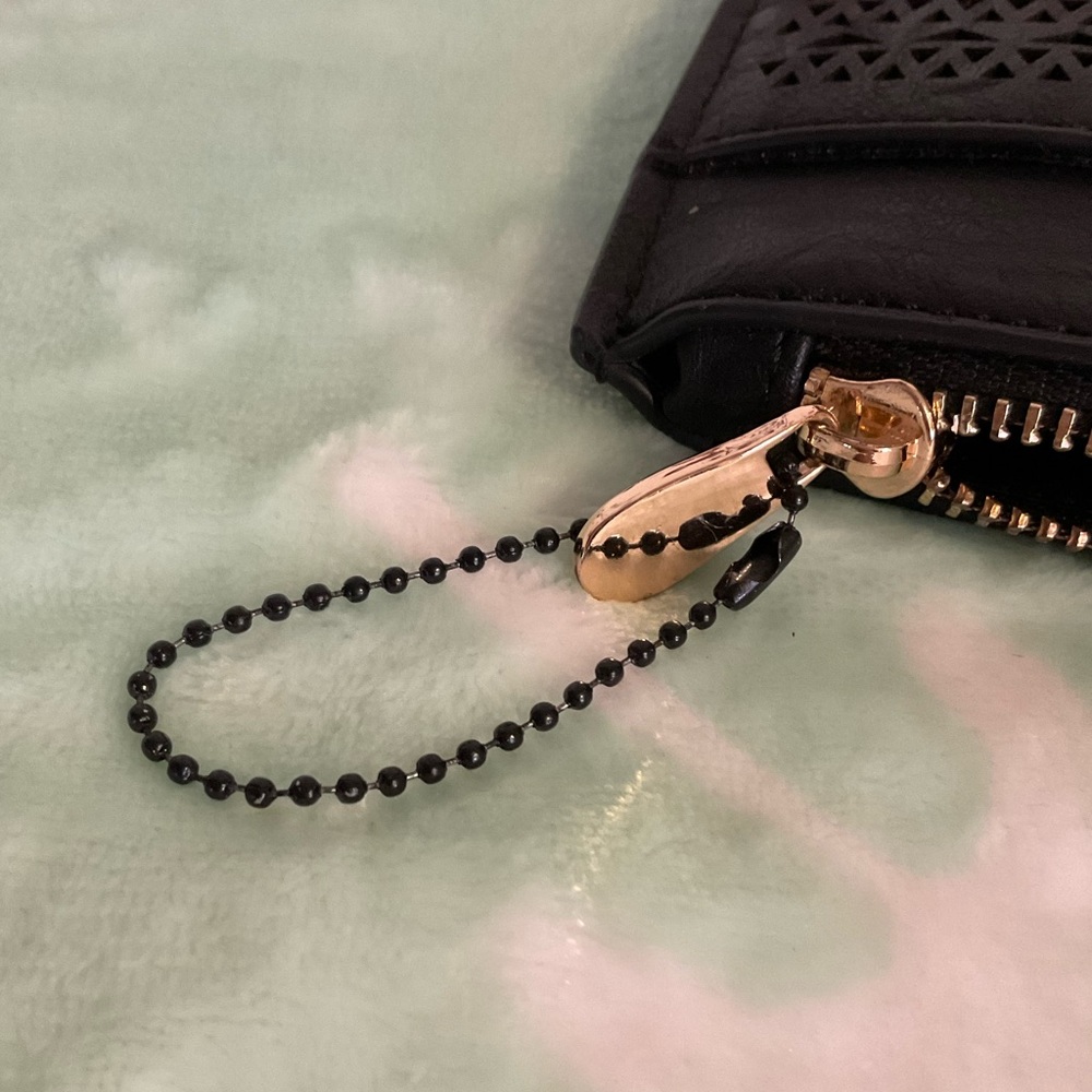 SOLD - PLEASE DO NOT BUY π Collette Leather Look Clutch Purse $15 π - Picture 7 of 12